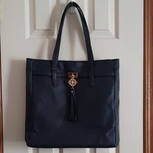 Chic Navy Tote Bag with Tassel Accent